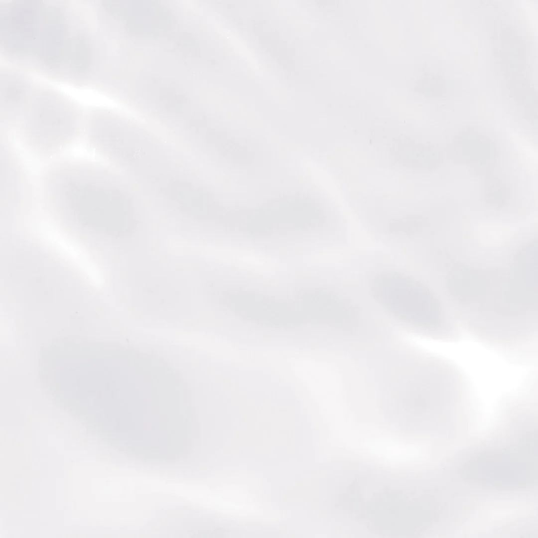 白い面にゆらぐ柔らかな光